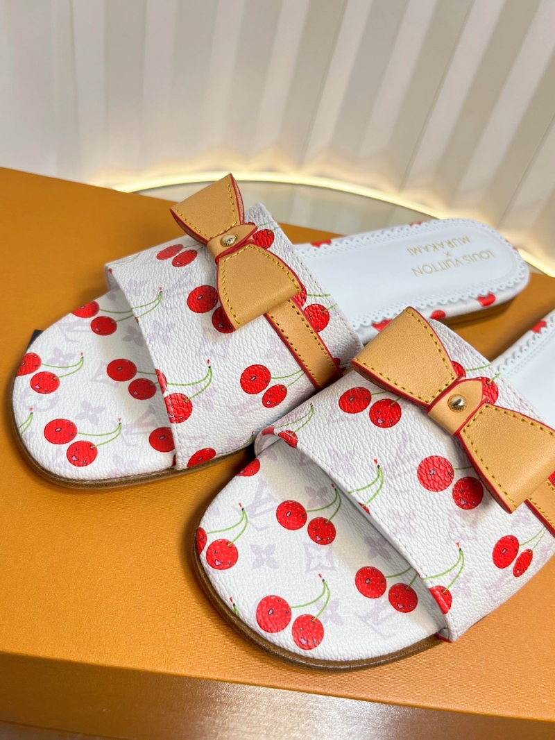 l0vis Vvtt0n slippers